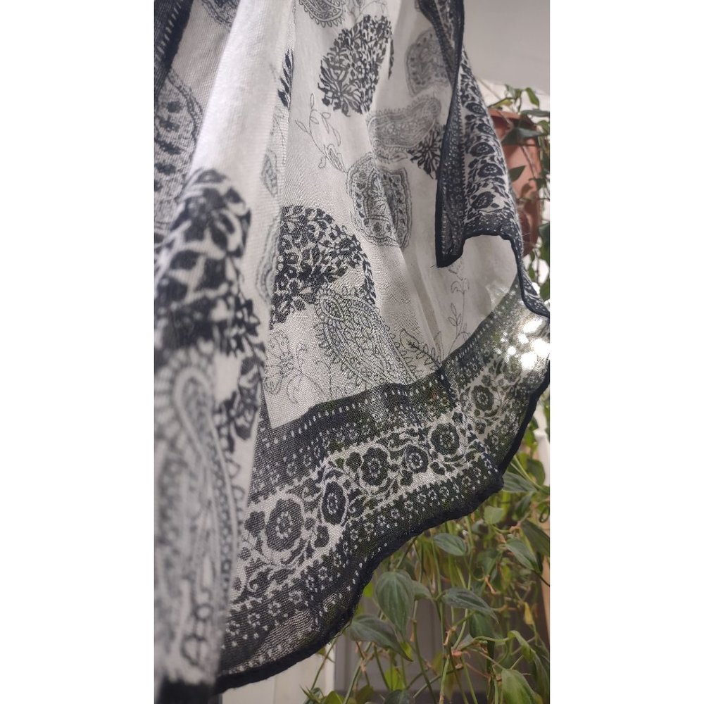 Scarf - Shawl - Picture 3 of 3
